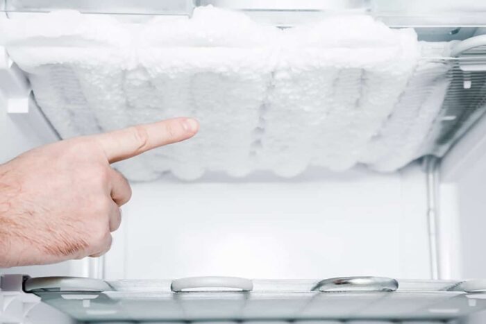 Care este ingredientul magic care îndepărtează gheața din congelator Ingredientul magic care indeparteaza gheata din congelator. Trucul ieftin e la indemana oricui 2