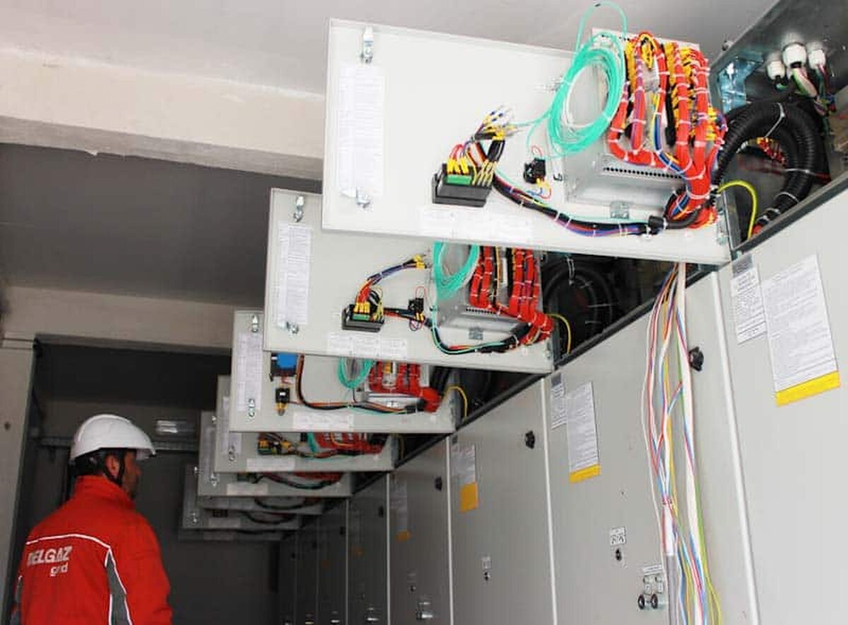 Proiectele de investiții în rețelele de distribuție a energiei electrice, depășesc trei miliarde de euro, finanțarea europeană solicitată e de două miliarde