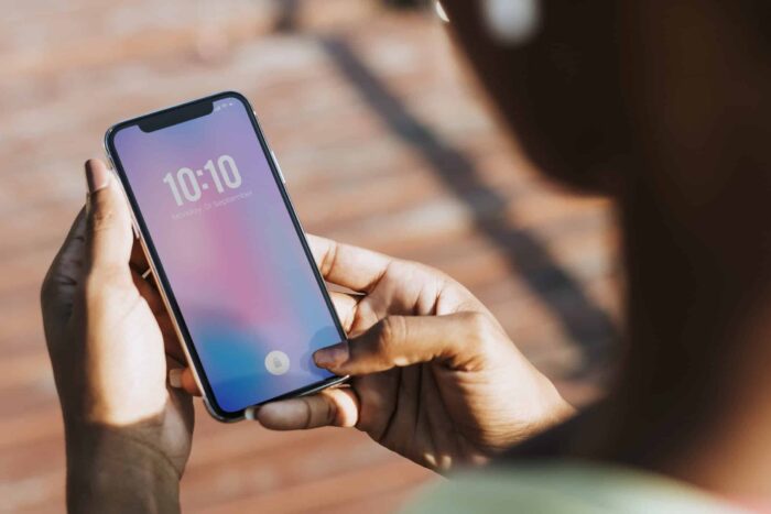 iphone telefon mobil telefoane mobile smartphone scaled e1716624859798