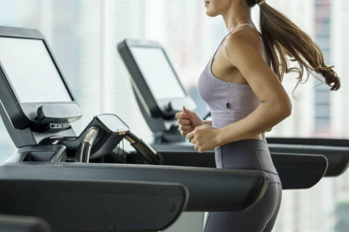 o sala de sport a interzis acces matusi rautacioase doar femei culte si elegante 907532