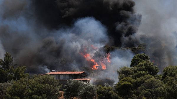 incendii insula thassos destinatie vacanta romani fulgere