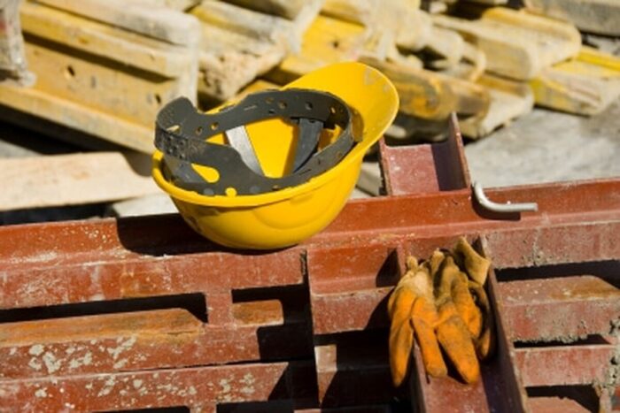 Economicanet Numarul autorizatiilor de construire pentru cladiri rezidentiale a
