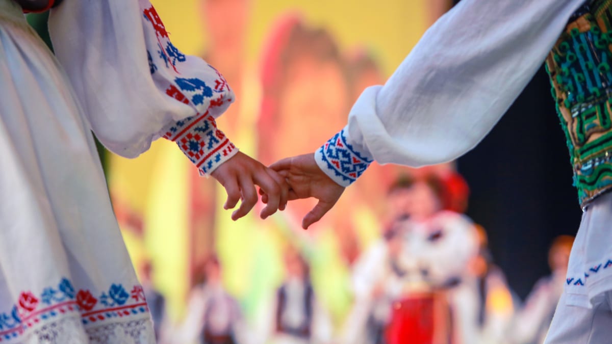Care este obiceiul care nu lipsește de la nicio nuntă românească?