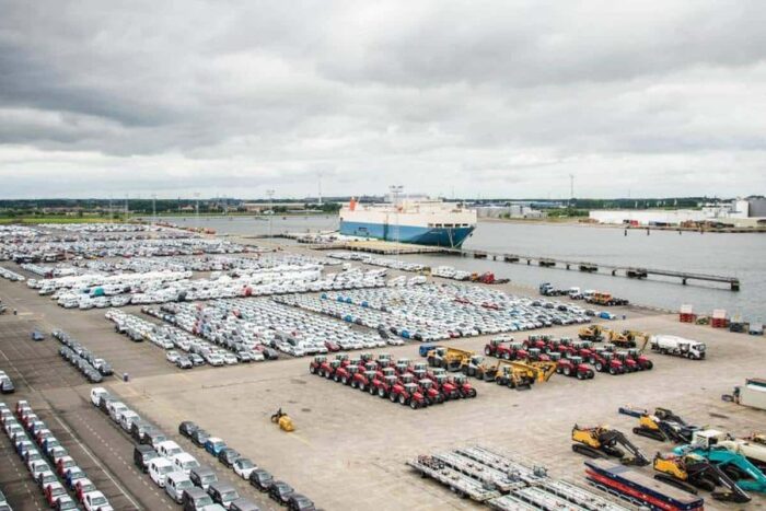 Care este rezultatul votului consultativ al guvernelor UE, în privința taxelor pentru mașinile electrice din China? Port Zeebruge Ro Ro import transport masini china 1