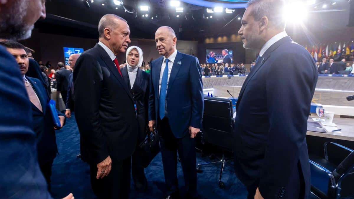 Va fi furtună, atât climatică, căt şi politică într-o lume complicată