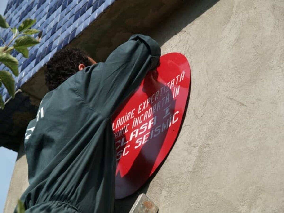 Proiectul privind un împrumut de până la 153 de milioane de euro pentru consolidare de clădiri, se află printre subiectele din şedinţa CGMB