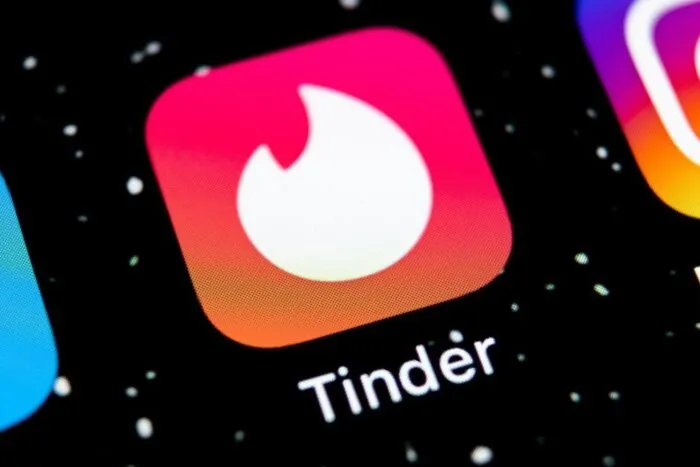 cont-tinder-vlad-voiculescu-era-al-usr-stefan-palaire-era-pentru-campania-electorala-910975.jpg