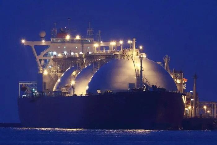 gnl-lng-gaz-lichefiat-vapor-5456567.jpg