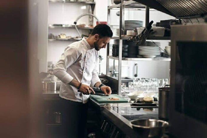 mobilierul de inox in restaurante de ce este alegerea ideala pentru bucatariile profesionale 912891