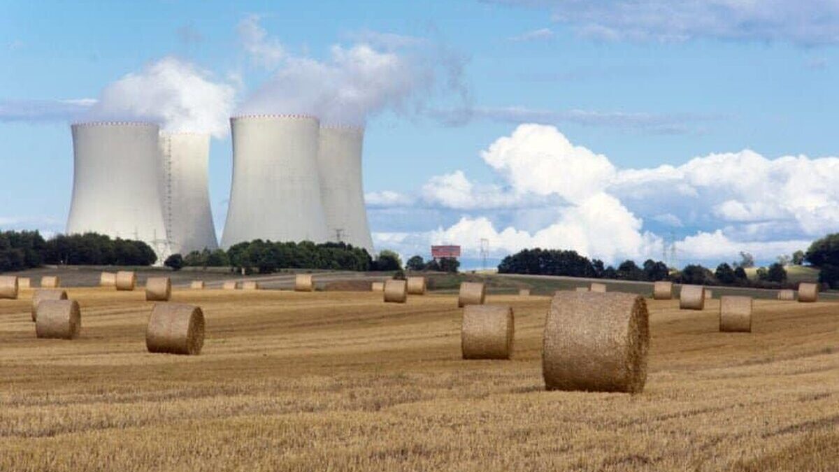 nuclear-power-plant-between-fields-861x574-1.jpg