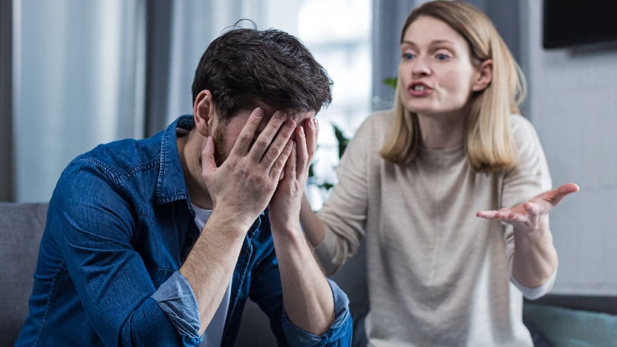 Divorțul la notar în România – Condiții, Procedură, Costuri și Comparații