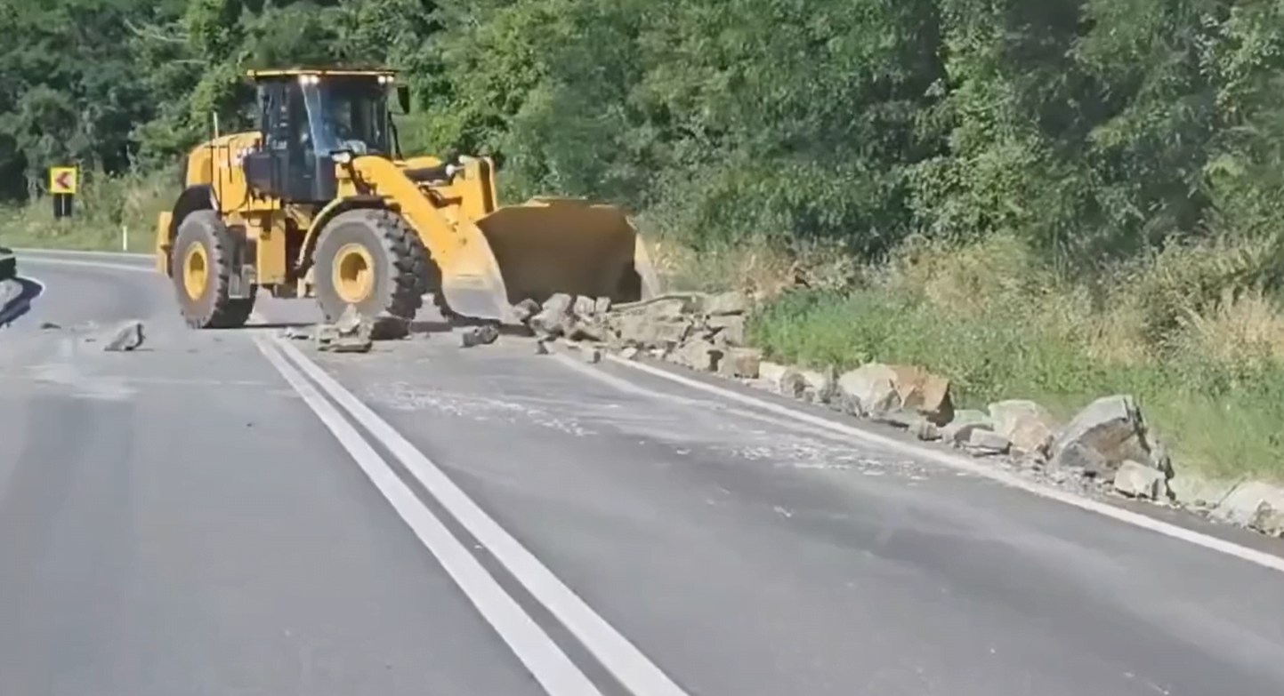 Sorin Grindeanu: Nu se pot face lucrări de defrişare, pe versant, până la 70-100 de metri pe timpul nopţii