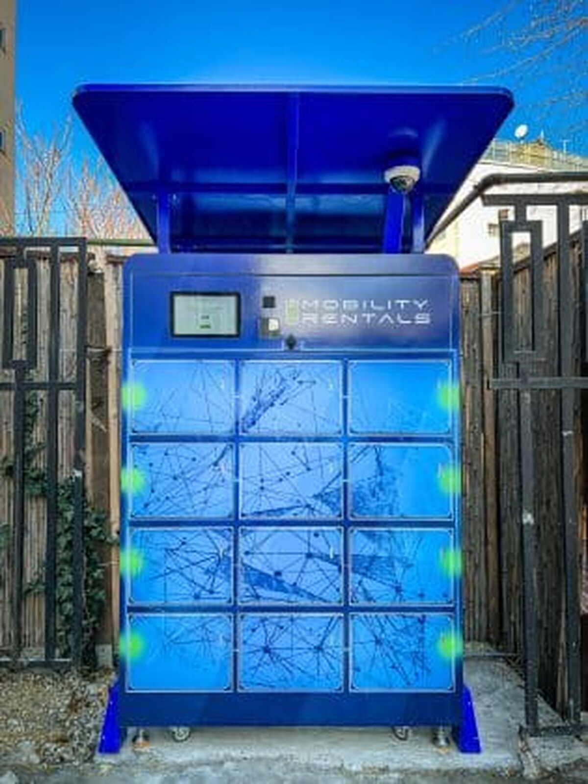 Kaufland livrează clienților cu mașini electrice compacte pentru care va avea noi stații de schimbare a bateriilor