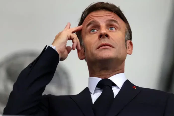 haos-politic-in-franta-dupa-ce-emmanuel-macron-a-refuzat-sa-numeasca-un-prim-ministru-de-la-alianta-de-stanga-care-a-castigat-alegerile-919554.webp