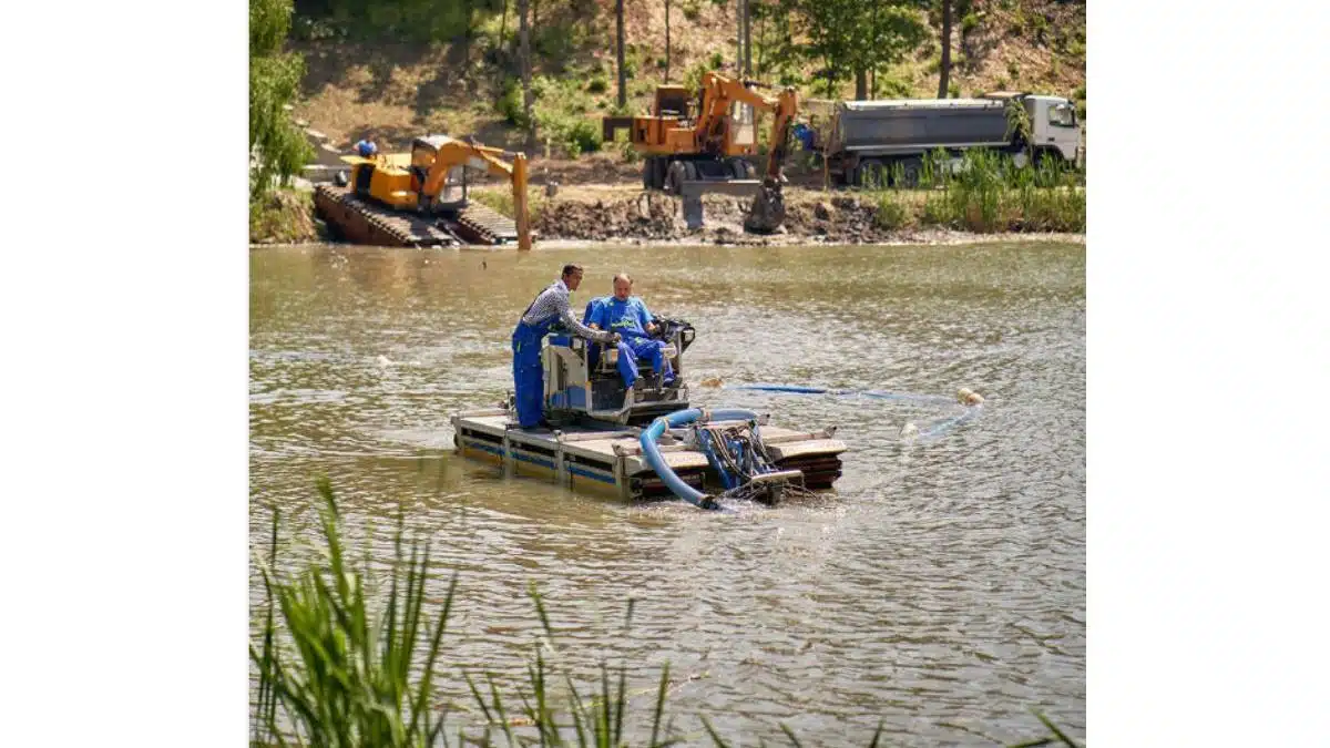 Cât de importantă este decolmatarea unui lac pentru protejarea ecosistemelor acvatice şi tereste?