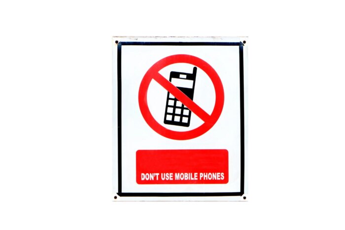 interzis cu telefoane mobile scaled e1722425580284