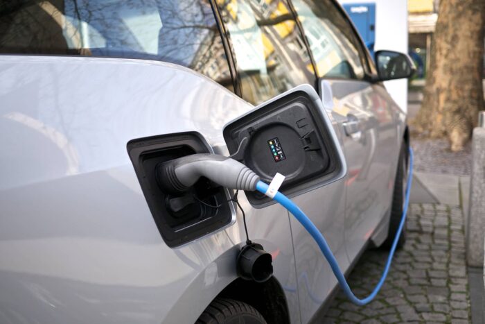 Care este difernţa de preţ dintre mașinile electrice şi cele termice? masini electrice 76495867