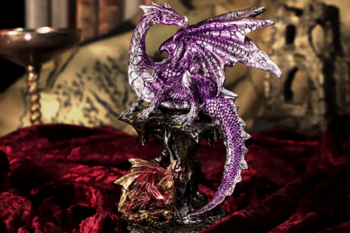 statueta cu dragoni