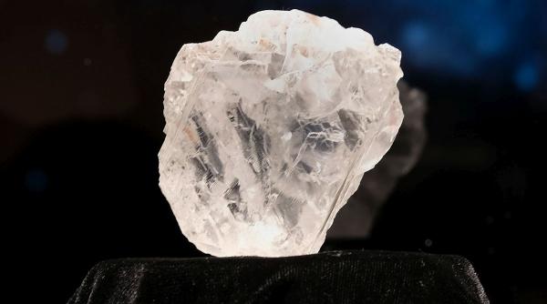 al doilea cel mai mare diamant descoperit vreodata a fost scos dintr o mina din botswana cat de mare este piatra pretioasa