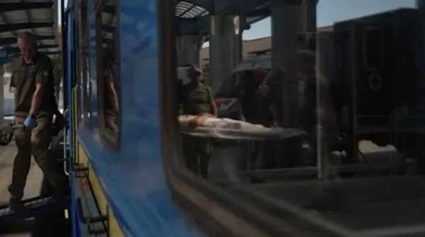 1726200277 726 Trenul vietii aduce raniti de pe linia frontului din Ucraina
