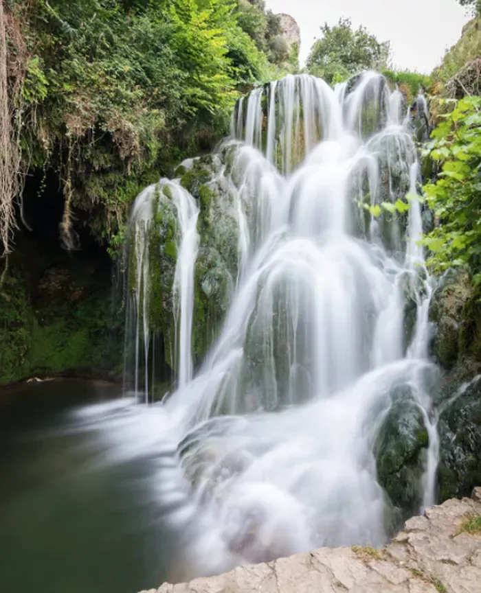 Orașul cu 1000 de cascade, un paradis de vizitat și admirat toamna. Toată lumea vrea să-l vadă