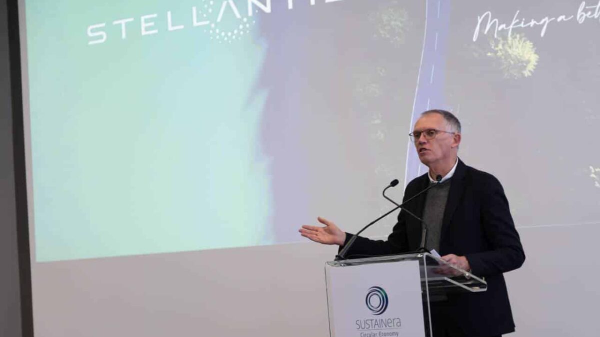La Stellantis, în timp ce contractul directorului executiv Carlos Travares expiră în luna ianuarie 2026, se caută de pe acum un eventual înlocuitor Carlos Tavares CEO Stellantis