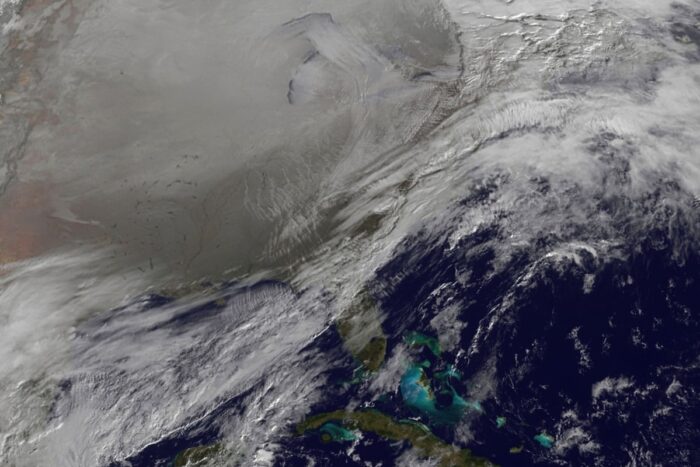 Cat de friguroasa va fi iarna 2024 2025. Un vortex polar se formeaza deja deasupra Polului Nord