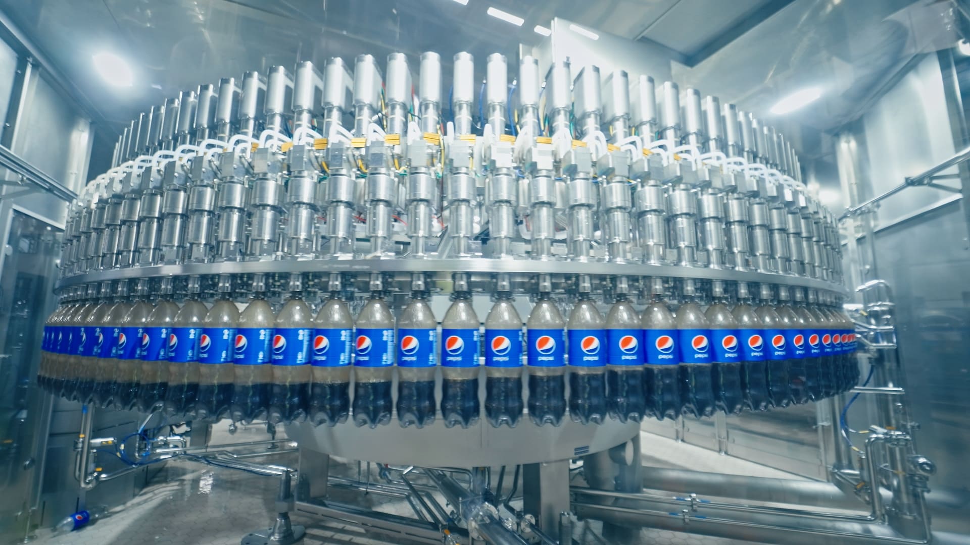 În Grecia, gigantul PepsiCo readuce o parte din producția de răcoritoare importate din România