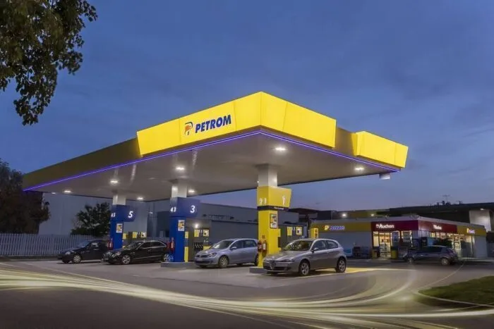 petrom-auchan.jpg