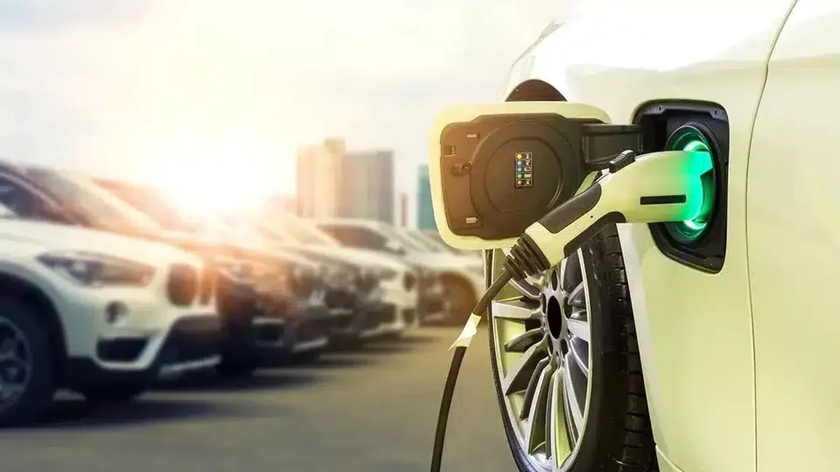 Primăria Capitalei anunţă o licitaţie pentru 99 de autovehicule pur electrice sau electrice hibride rs 960x10000a