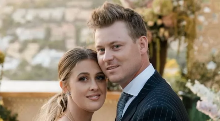 După 11 ani de la accident, Michael Schumacher ar fi fost prezent la nunta fiicei sale, notează jurnaliștii de la Bild Michael Schumacher ar fi fost prezent la nunta fiicei sale, notează jurnaliștii de la Bild. Care ar fi starea fostului pilot la 11 ani de la cumplitul accident la schi