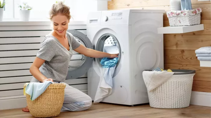 De ce nu e recomandat să pui mașina de spălat rufe în baie, de fapt. Greșeala pe care o fac toți românii