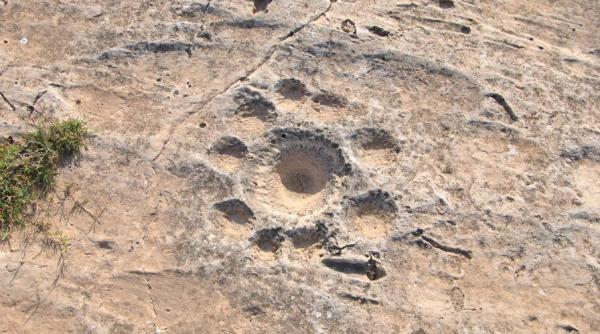 1729670148 984 Descoperire arheologica bizara in desertul Qatar Ce reprezinta simbolurile misterioase