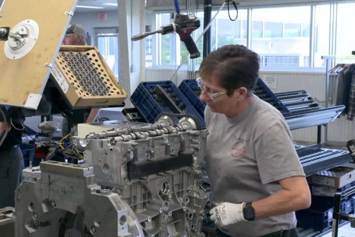 Companiile din sectorul furnizărilor auto, au anunțat reducerea cu 32.000 a locurilor de muncă, în 2024 CLEPA angajati industria auto 1