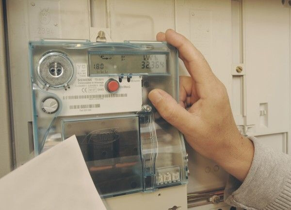 Furnizorii de energie trebuie să mențină prețul fix din contract cel puțin un an, arată o reglementare europeană