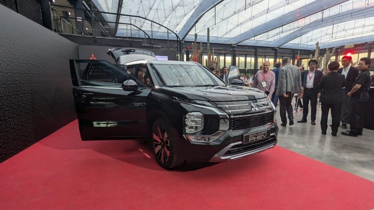 Mitsubishi-Outlander-PHEV-2024.jpeg
