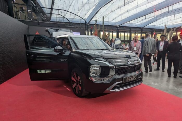 Mitsubishi Outlander PHEV 2024