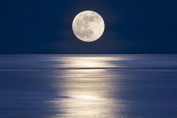cat de departe este de fapt luna de pamant asa apare superluna 928539