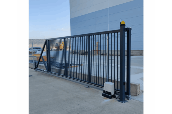 Ghidul complet pentru instalarea unui kit de poartă autoportantă cover Ghidul complet pentru instalarea unui kit de poarta autoportanta 1 16x9