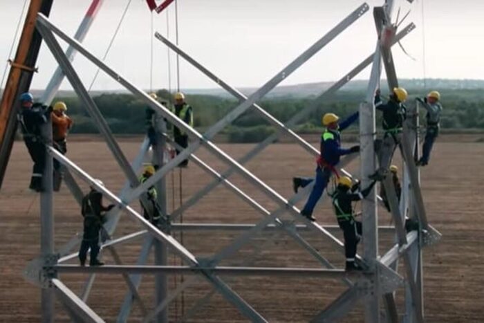 Compania rămânească Electromontaj construieşte o nouă linie de înaltă tensiune în Polonia electromontaj