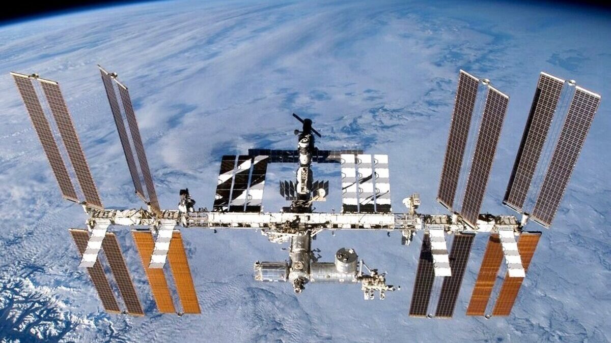 DropCoal poate studia coalescenţa şi amestecarea lichidelor pe Staţia Spaţială Internaţională iss 4567876543