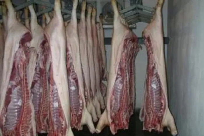 Cat-va-costa-carnea-de-porc-de-sarbatori.jpg