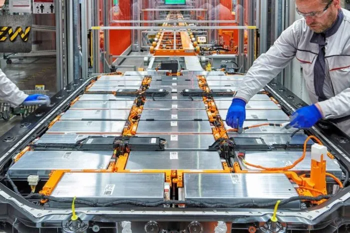 Fabrica-baterii-masini-electrice.jpg