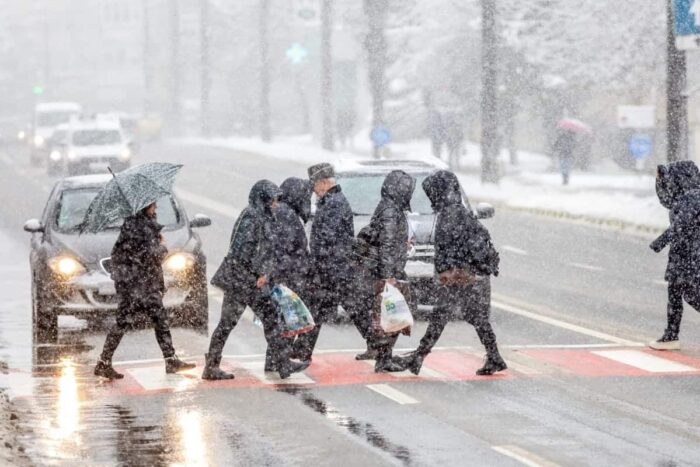 Nu scapam de lapovita si ger. Cum va fi vremea in decembrie 2024 potrivit expertilor ANM