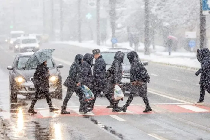 Nu-scapam-de-lapovita-si-ger.-Cum-va-fi-vremea-in-decembrie-2024-potrivit-expertilor-ANM.jpg