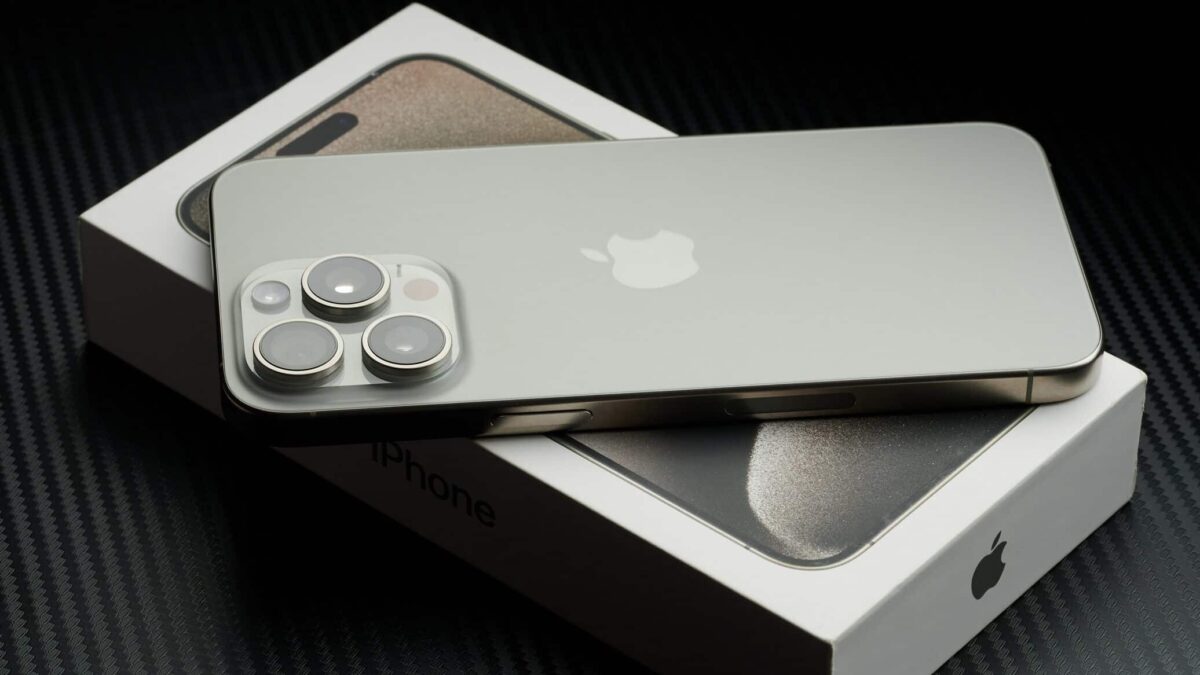 iPhone 15 Pro Max telefon Apple e1731051733621