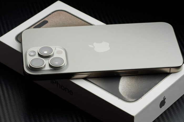 iPhone-15-Pro-Max-telefon-Apple-e1731051733621.jpg