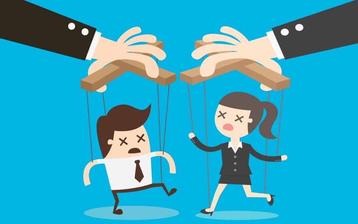 Cum se face manipulare psihologică în mediul online și cum funcționează ingineria socială?