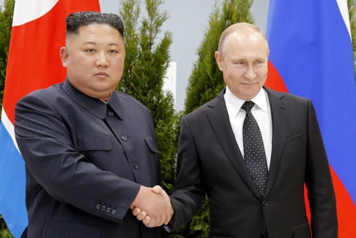 Vladimir Putin a făcut un cadou neobişnuit liderului din Coreea de Nord, I-a trimis 100 de capre de lapte de rasă Animalul pe care i l a facut cadou Putin liderului din Coreea de Nord. I a trimis 100 de capete