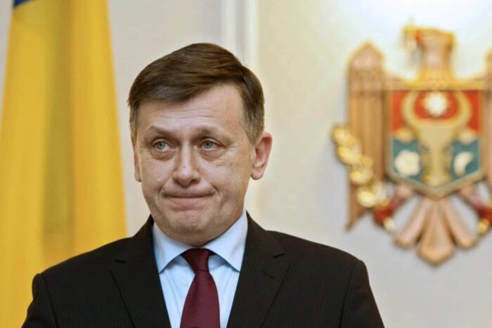 Ce avere are Crin Antonescu si cu ce s a ocupat in ultimii 10 ani